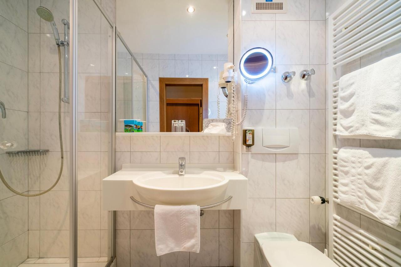 Hotel Alte Post Feld am See Ngoại thất bức ảnh