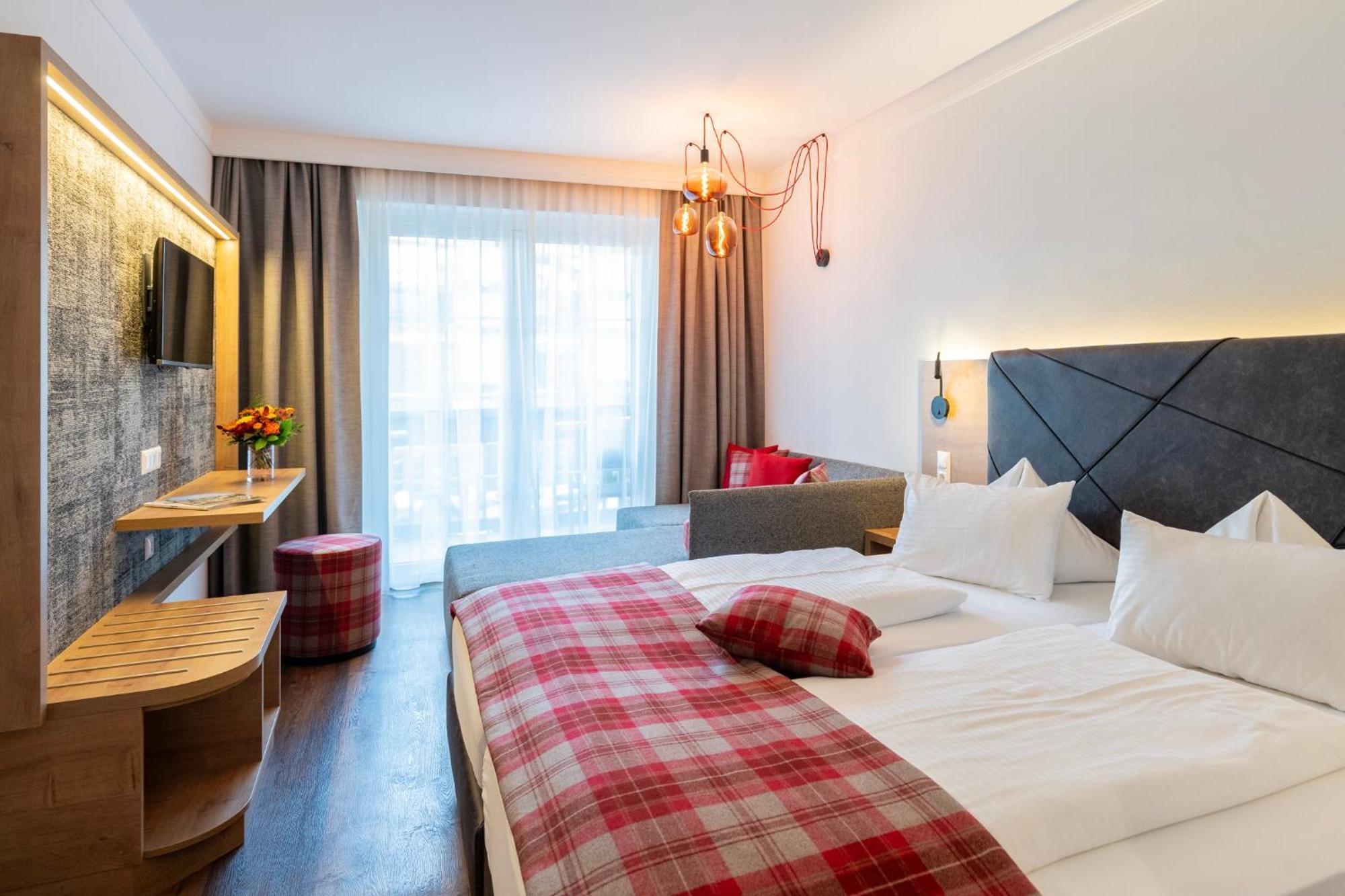 Hotel Alte Post Feld am See Ngoại thất bức ảnh