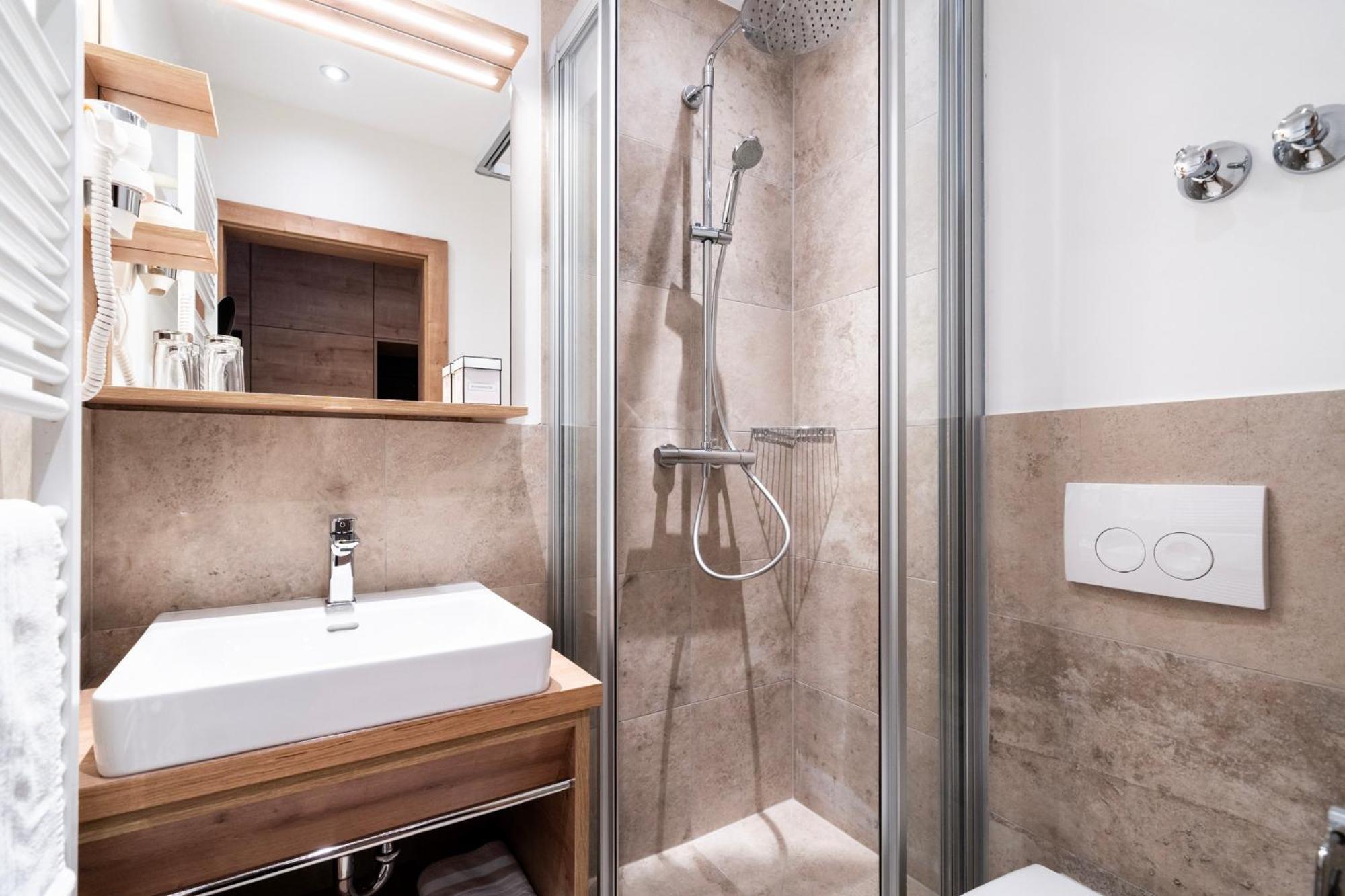 Hotel Alte Post Feld am See Ngoại thất bức ảnh